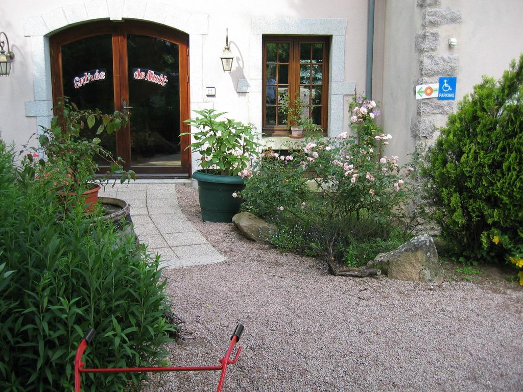 Auberge De L'Atre Quarré-les-Tombes Exteriér fotografie